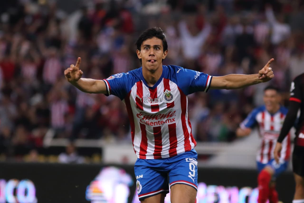 <b>José Juan Macías</b> - Descubre qué jugadores de la actual plantilla estuvieron involucrados en el último título de las Chivas.