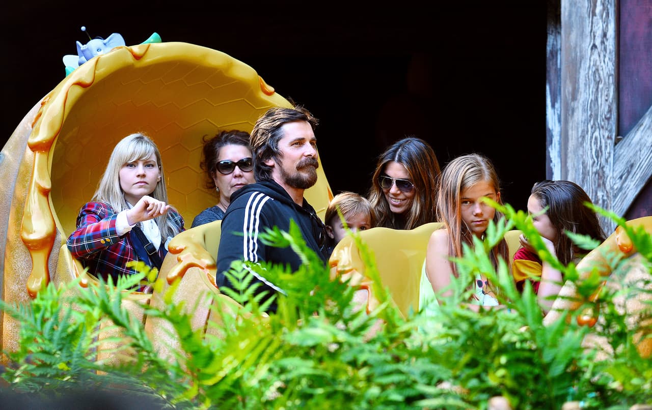 Su esposa Sibi cuidaba del pequeño Joseph.