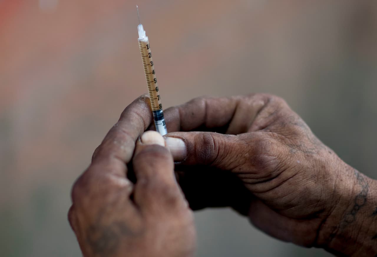 La isla no se ha librado de la crisis de opioides que estremece a EEUU y el problema se ve agravado por la disponibilidad de fentanilo, que se produce en este territorio y ayuda a compensar la escasez de heroína y otras drogas asociada con el paso del huracán María.