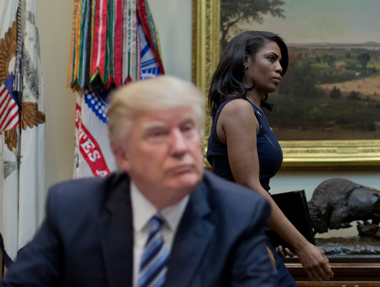 Una cama bronceadora en la Casa Blanca de Trump y otras "revelaciones" de Omarosa Manigault