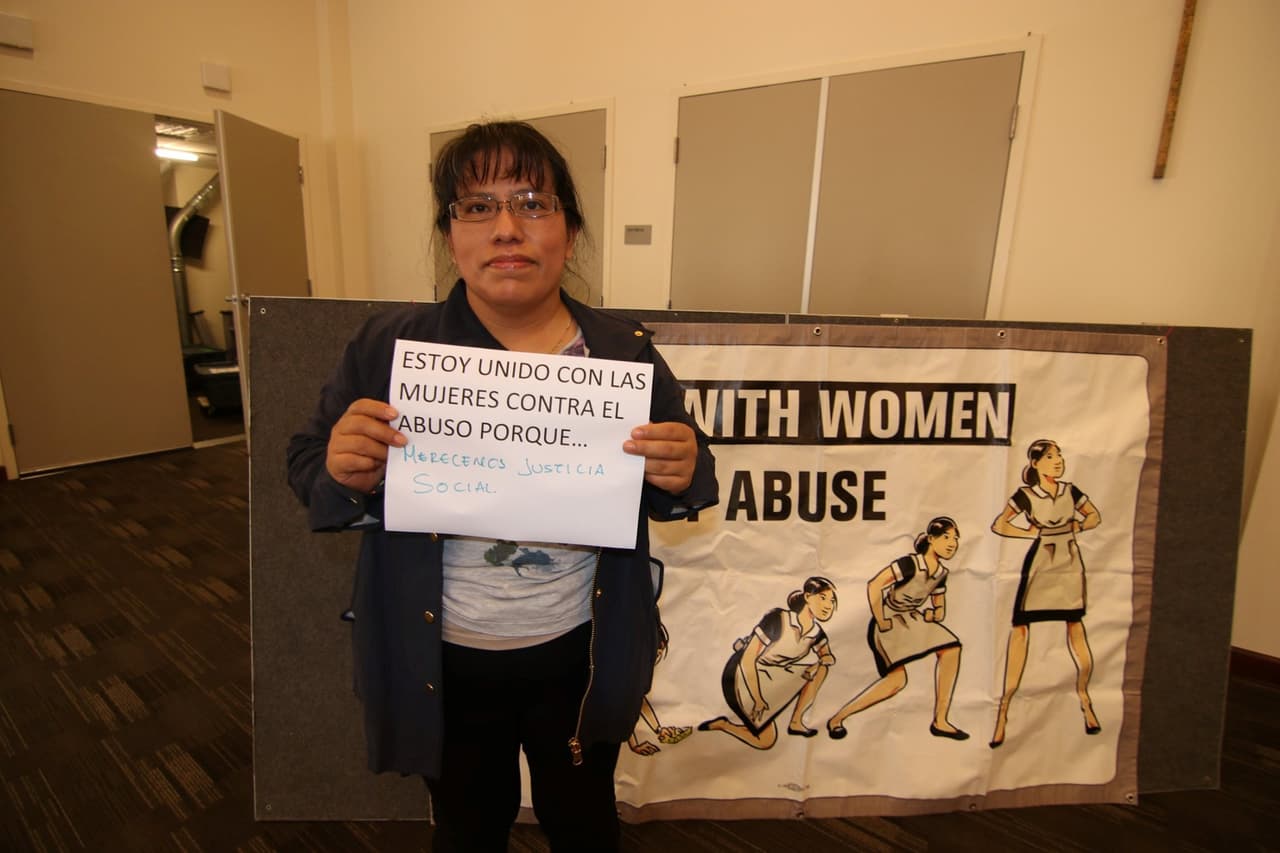 Su empleo limpiando cuartos se esfumó por el severo golpe que el coronavirus le dio a hoteles en EEUU 