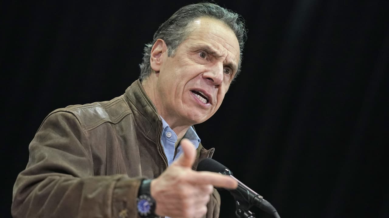 Varios demócratas alzan la voz en contra de Cuomo en medio de acusaciones de acoso sexual