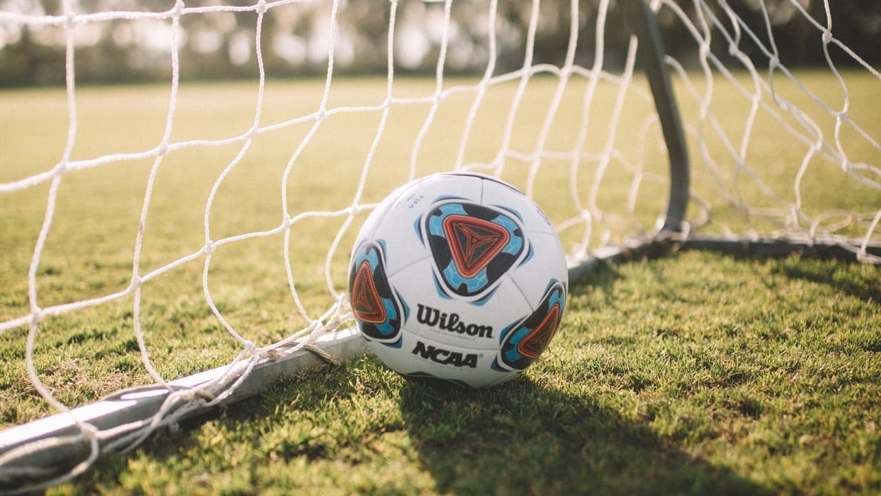 La liga de fútbol de West Lawn busca a niños y jóvenes que quieran unirse a sus equipos