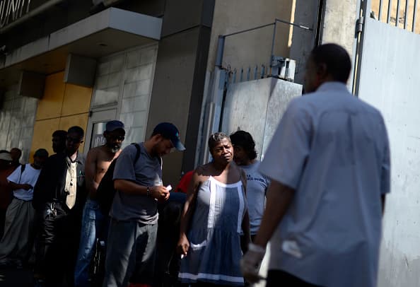 Es una de las urbes más famosas y glamurosas, pero para miles de desamparados las calles de Los Ángeles son un laberinto de pobreza y dificultades.