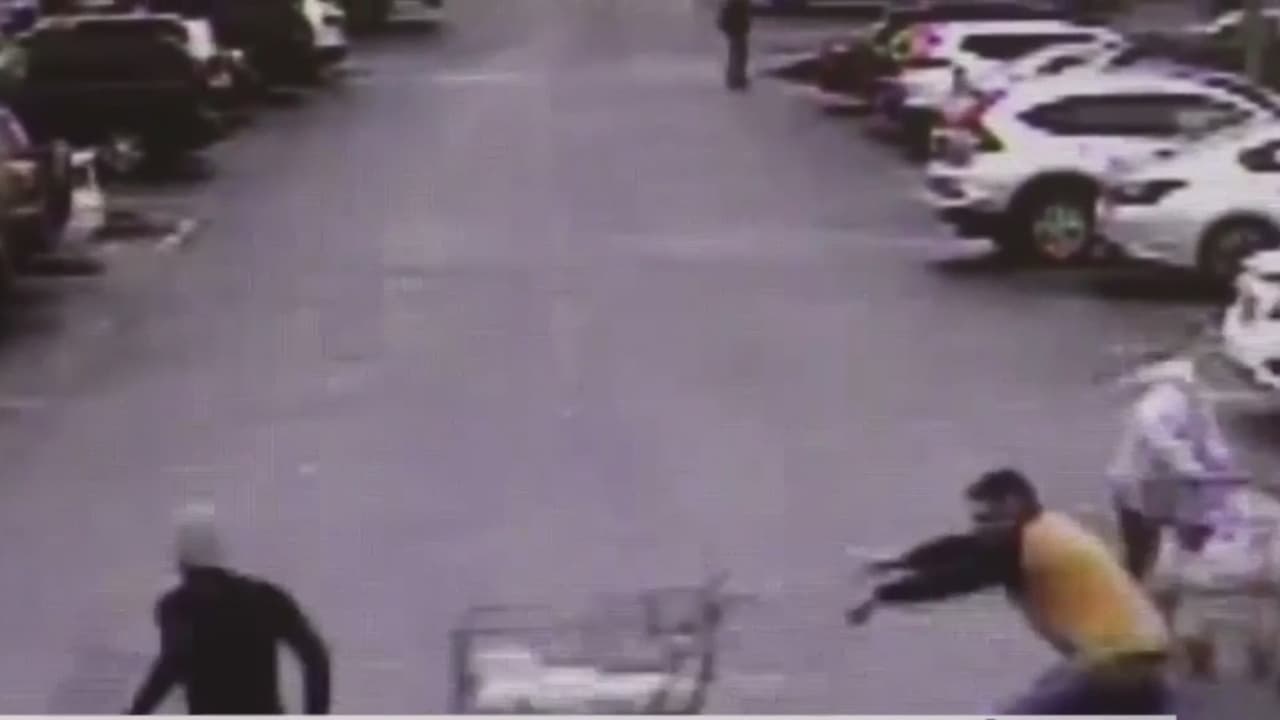 Es hispano el “héroe anónimo” que ayudó a detener a fugitivo lanzándole un carrito de compras