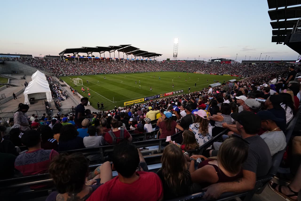 El marco de público fue espectacular en el Dick's Sporting Goods Park.
<br>