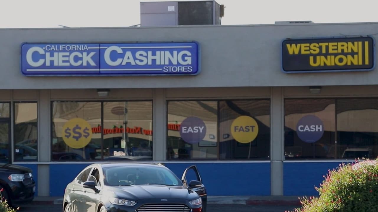 Las remesas de Sacramento a México caen 4.6%: deportaciones, impuestos y dólar débil golpean