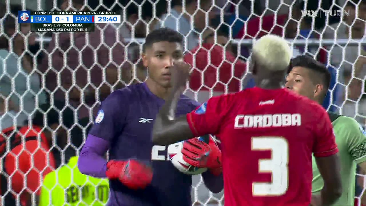 ¡TIRO ATAJADO! disparo por Miguel Terceros.