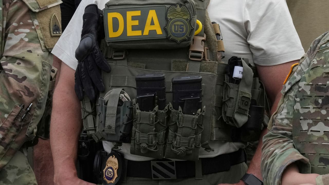DEA golpea al Cártel de Sinaloa en el DMV: 25 arrestos y 378 kilos de droga incautada