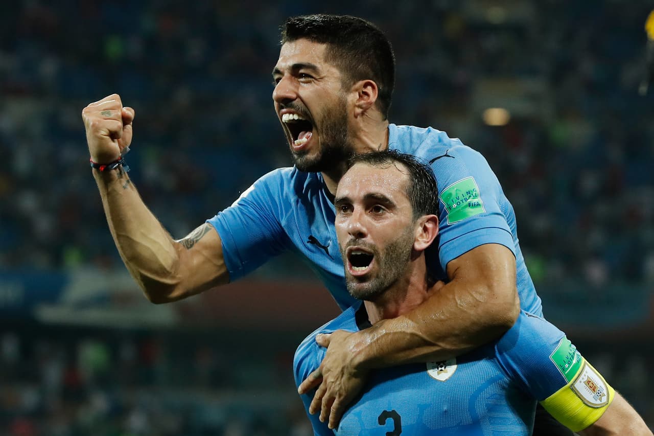 Uruguay terminó primero del Grupo A, con puntaje perfecto, venciendo a Rusia, Arabia Saudita y Egipto.
