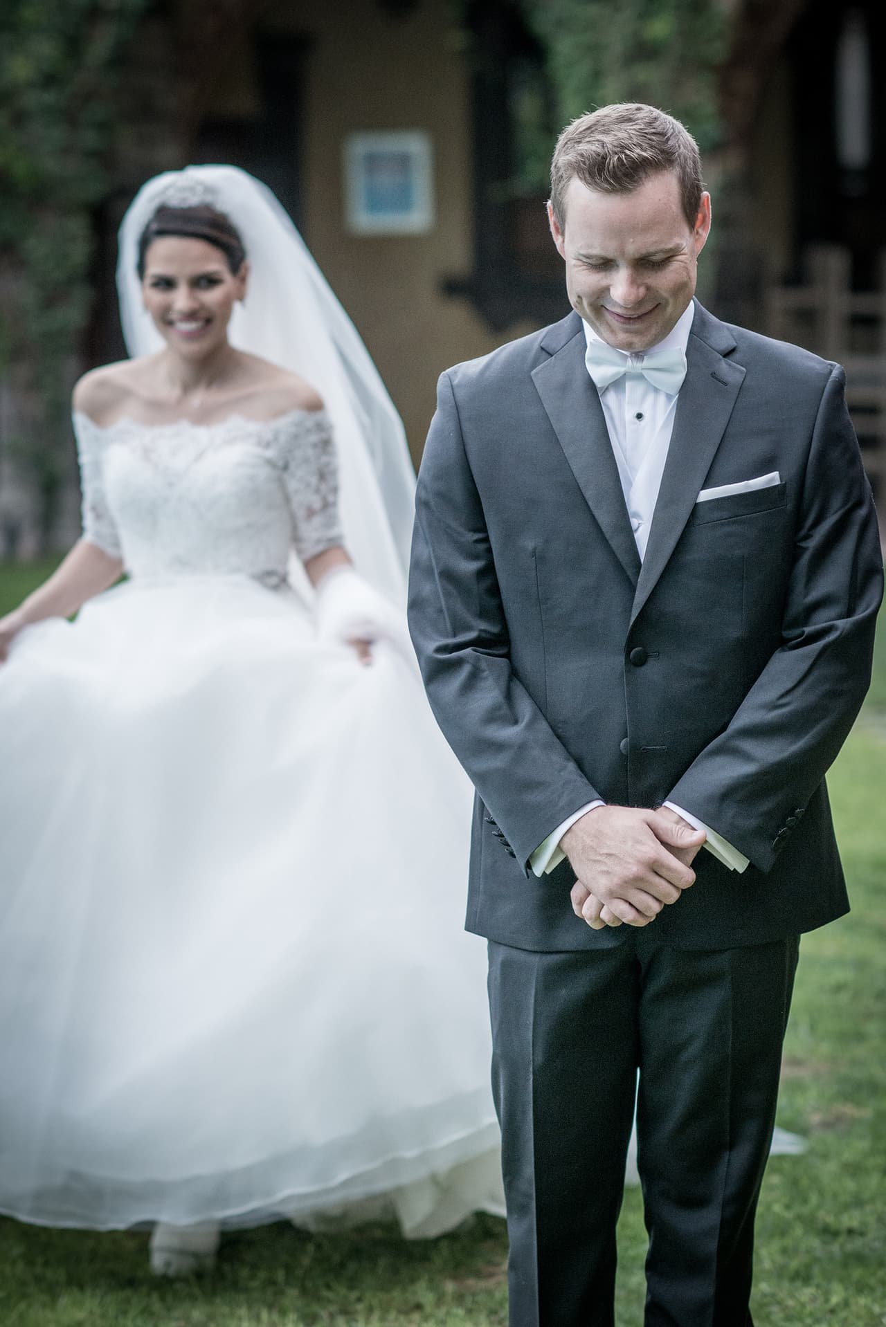 Karina Banda, presentadora de A Primera Hora, dio el sí en el altar. En una emotiva ceremonia religiosa, precedida por una colorida celebración por las calles de San Miguel de Allende en el estado de Guanajuato, México.