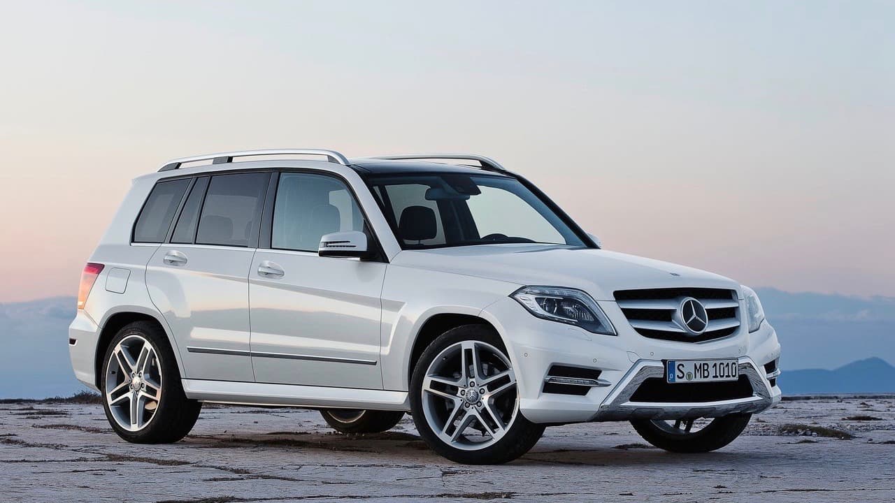 <h3 class="cms-h3-H3">SUV/Crossover compacta premium: Mercedes-Benz GLK </h3>
<br>La revolucionaria camioneta compacta de Merecedes-Benz, hoy sustituida por
<b> la nueva GLC</b>, fue una de las primeras SUV compactas premium en llegar al mercado estadounidense.
<br>
<br>Finalistas:
<b> Porsche Macan </b>y
<b> Lexus NX.</b>
