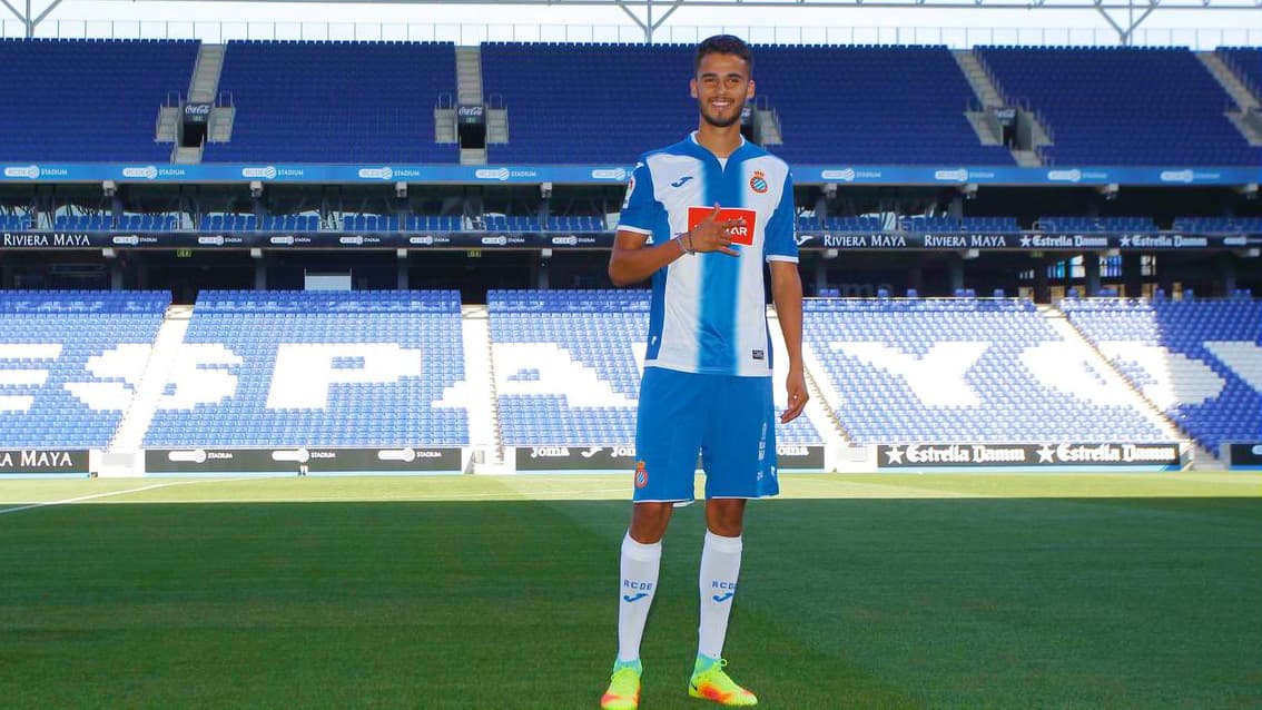 El Espanyol de Barcelona presentó al defensa mexicano Diego Reyes