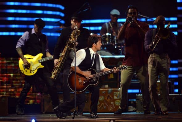 Luis Fonsi disfrutó cada segundo sobre el escenario.