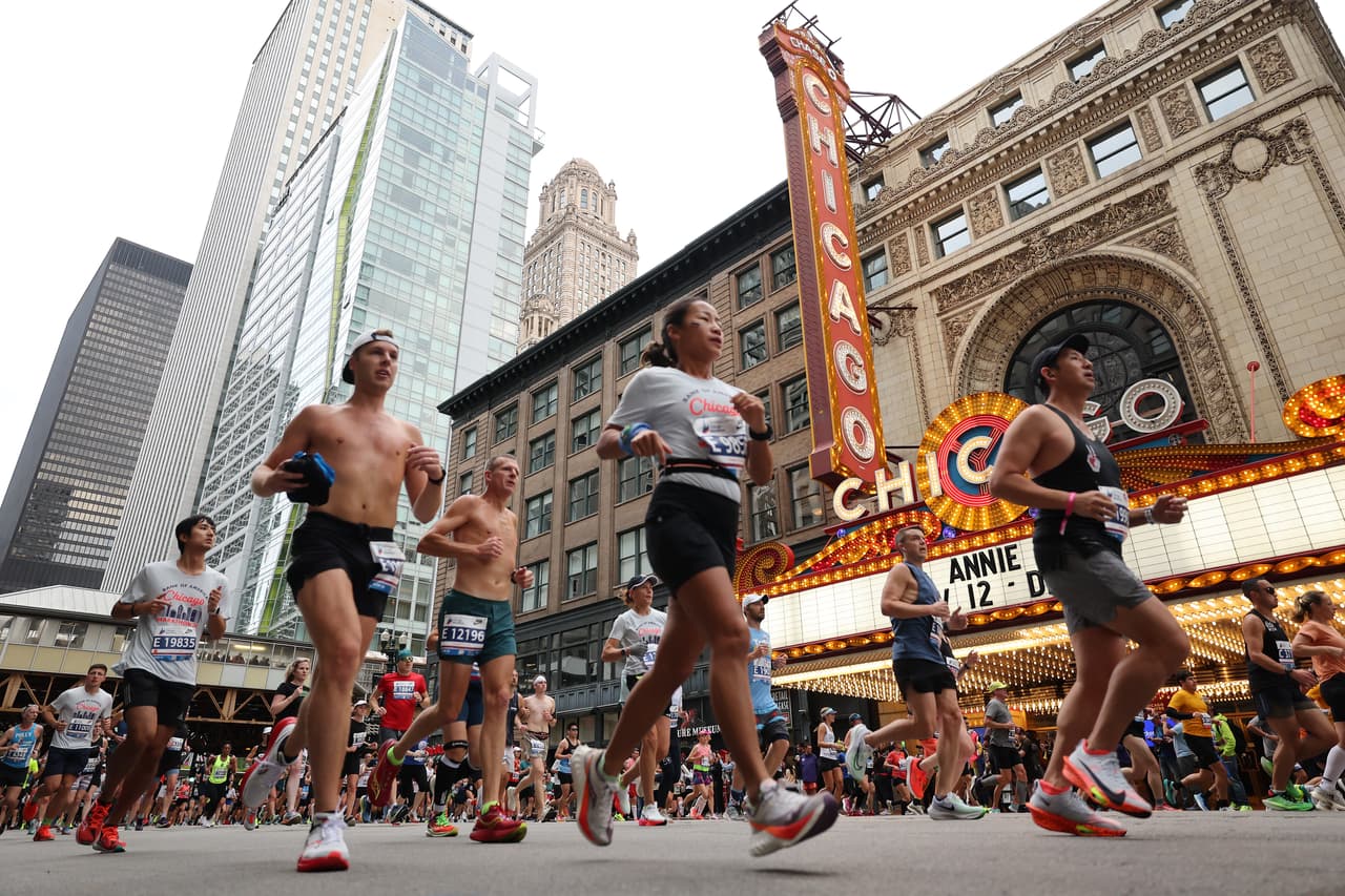 "Correré con pasaporte", maratonistas hispanos llegan a Chicago entre entusiasmo y temor por operativos migratorios