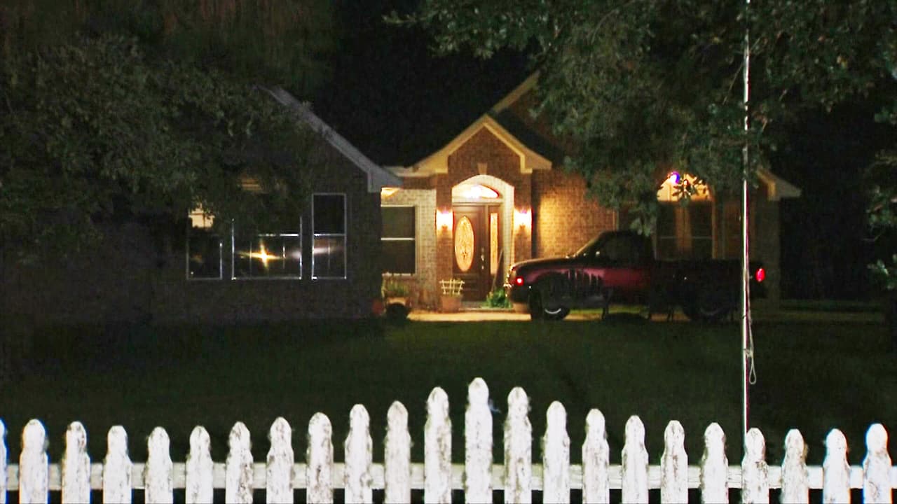 Un joven de 14 años enfrenta cargos de asesinato en primer grado por la muerte de sus abuelos en Beach City, Texas