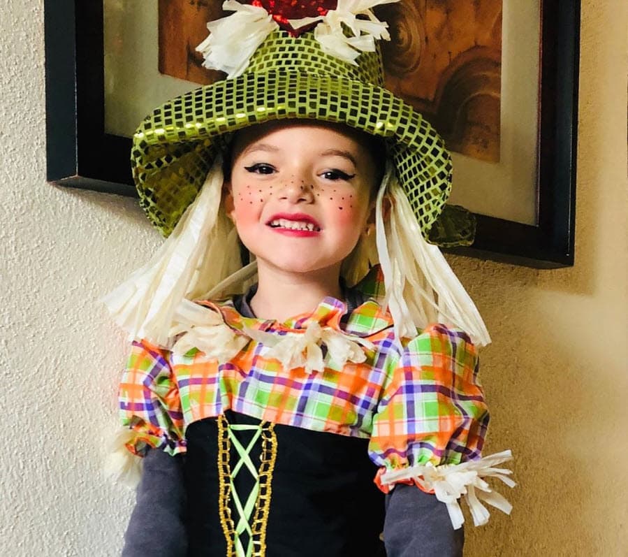 Para Mayra es importante que Lucianna no "crezca con un dolor que ni siquiera sintió" debido a que era muy pequeña cuando 
<b><a href="https://www.univision.com/programas/novelas/mayra-rojas-esta-cansada-de-hablar-de-la-muerte-de-lorena-rojas" target="_blank">la tragedia llegó a la familia Rojas. </a></b>
<br>