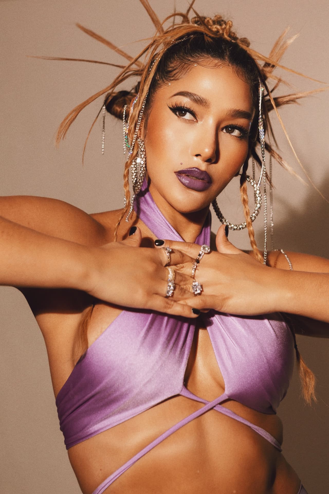 <h2 class="cms-H2-H2">Farina</h2>
<br>La 'Nena Fina' está nominada este año a Mejor Canción de Rap/Hip Hop con su tema 'Freestyle 15'.