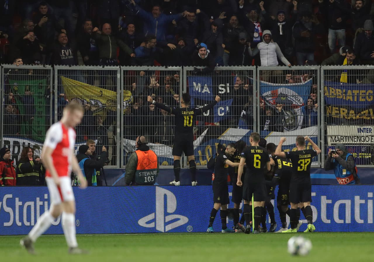 Lautaro Martínez (19’, 88’) continúa con excelente racha y marcó en dos ocasiones. Lukaku (81’) marcó el tercero para los visitantes. Soucek (37’) descontó para Slavia Praga.