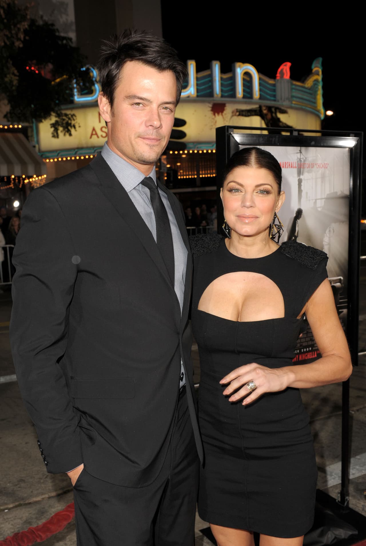 Los famosos se conocieron en 2004 cuando ‘Black Eyed Peas’, el grupo musical al que pertenecía la cantante, hizo un cameo en la serie de televisión ‘Las Vegas’, donde Josh actuaba.