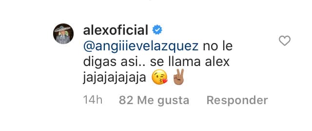 'El Potrillo' contestó: "No le digas así, 
<b><a href="https://www.univision.com/famosos/10-hijos-de-famosos-que-heredaron-talentos-pero-no-el-exito-todos-buscan-hacer-historia-en-la-musica-fotos" target="_blank">se llama Alex</a> </b>ja ja ja ja ja ja". 
<br>