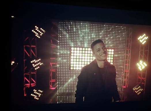 El estilo musical que más le gustaría cantar es el pop.