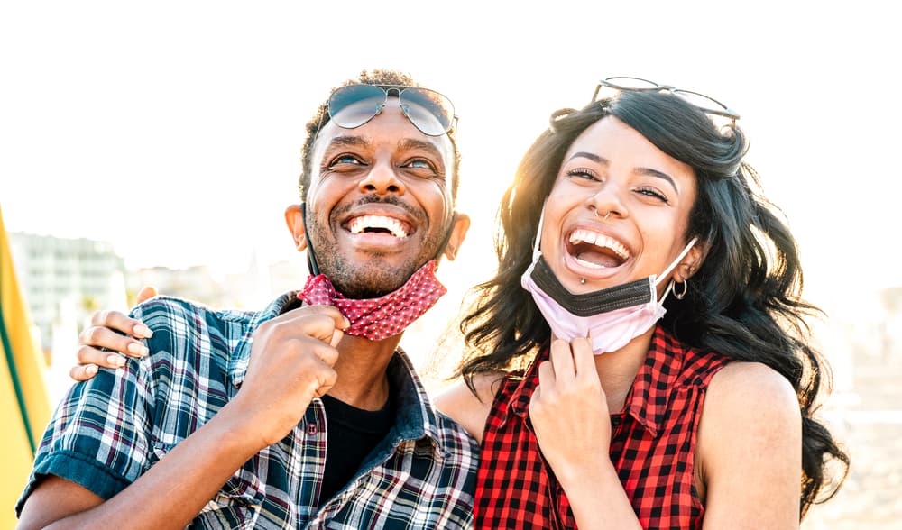 A diferencia de otras ocasiones en que has estado indeciso o esperando que otros tomen la delantera, este mes tú lo haces, pero de manera prudente, pues te das cuenta que es una gran cualidad tener paciencia y perseverancia, algo que te ennoblece y te convierte en alguien admirable como amigo, compañero de trabajo, estudio o inclusive amante.