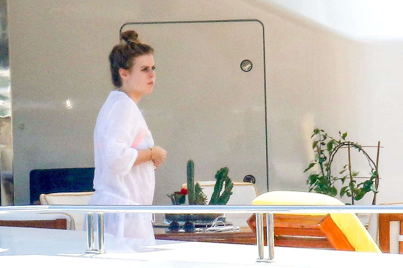 Encontramos a la princesa Beatriz relajándose en la Costa Azul.