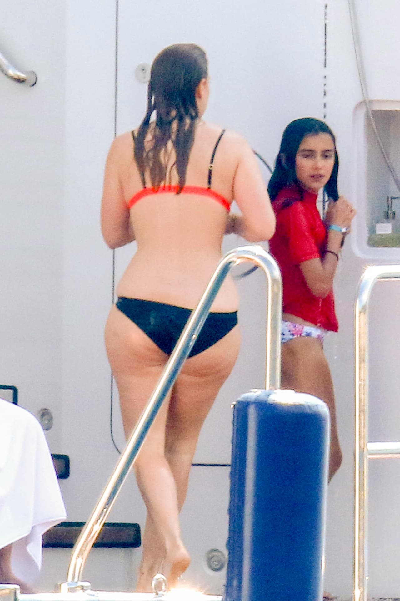 Sólo duró unos minutos en el mar.