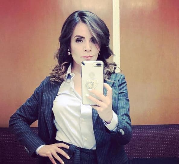 Sin embargo, en mayo de 2015 Lorena se dijo decepcionada de Consuelo, esto luego de que Duval comentó que De la Garza le había ofrecido disculpas por hablar mal de ella a sus espaldas.