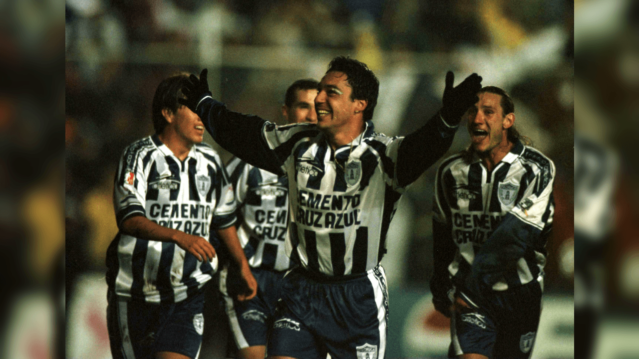 <b>Glaría el héroe inolvidable</b>
<br>- Pachuca dejó en el camino a Toluca y Atlas en Cuartos de Final y Semifinal respectivamente.
<br>- La Final fue ante Cruz Azul y con un gol agónico de Alejandro Glaría al 93’ en el juego de vuelta efectuado en la cancha del Estadio Azul, el atacante mexicano marcó el gol que representó el primer título en la historia del club hidalguense.