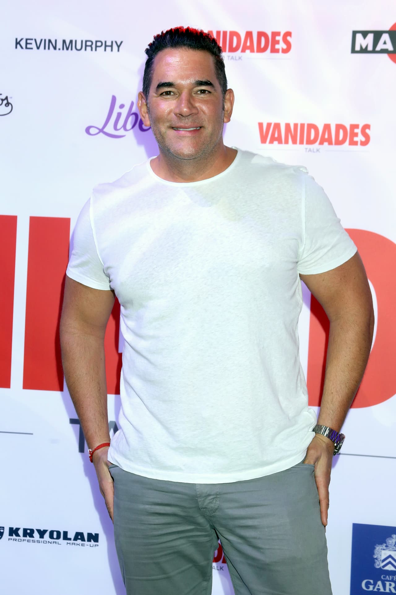 Por ello, el esposo de Mayrín Villanueva habló de la ocasión en que una expareja le cachó unos preservativos en su maleta tras una gira de trabajo.