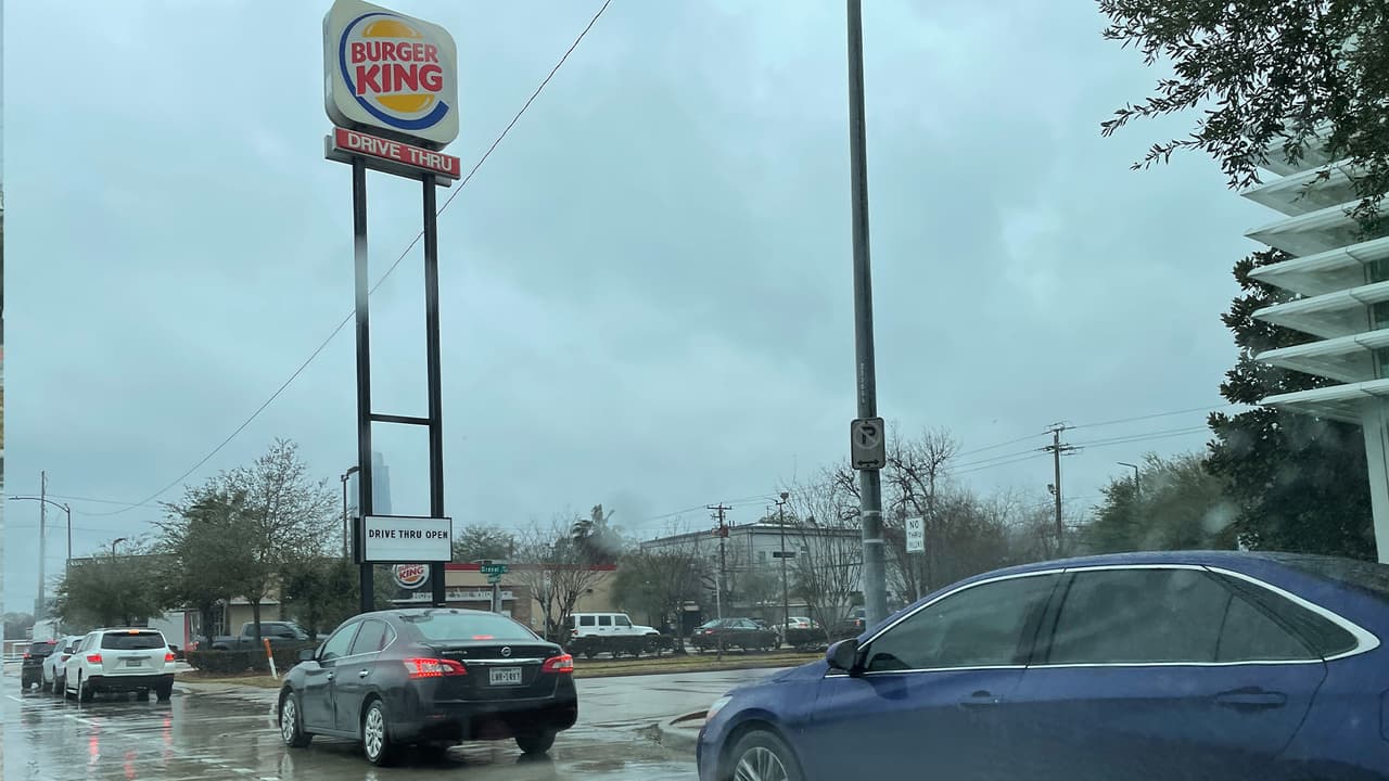 Este restaurante localizado en la zona suroeste de Houston ha tenido una gran cantidad de trabajo debido a la tormenta invernal.