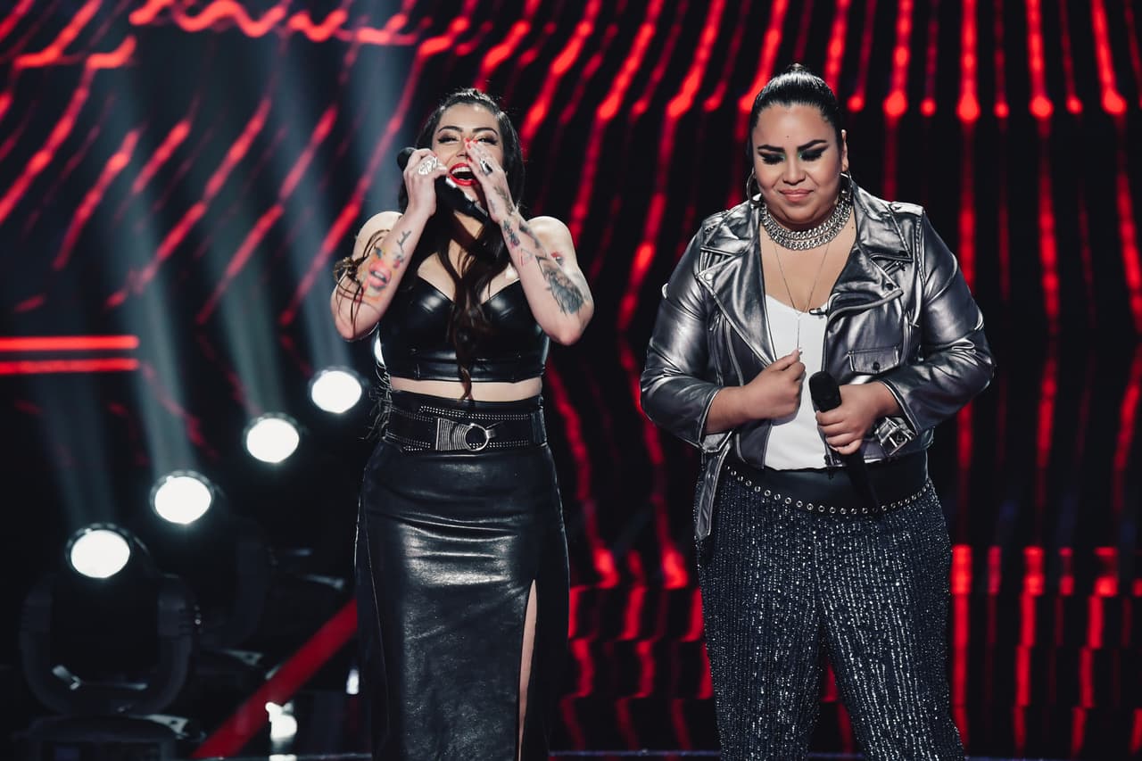 Las siguientes en tomar el escenario fueron Itzel De León y Giselle Amelunge, aspirantes que ofrecieron una poderosa interpretación de 'Respect', la emblemática canción de la reina del soul Aretha Flanklin.
<b> </b>