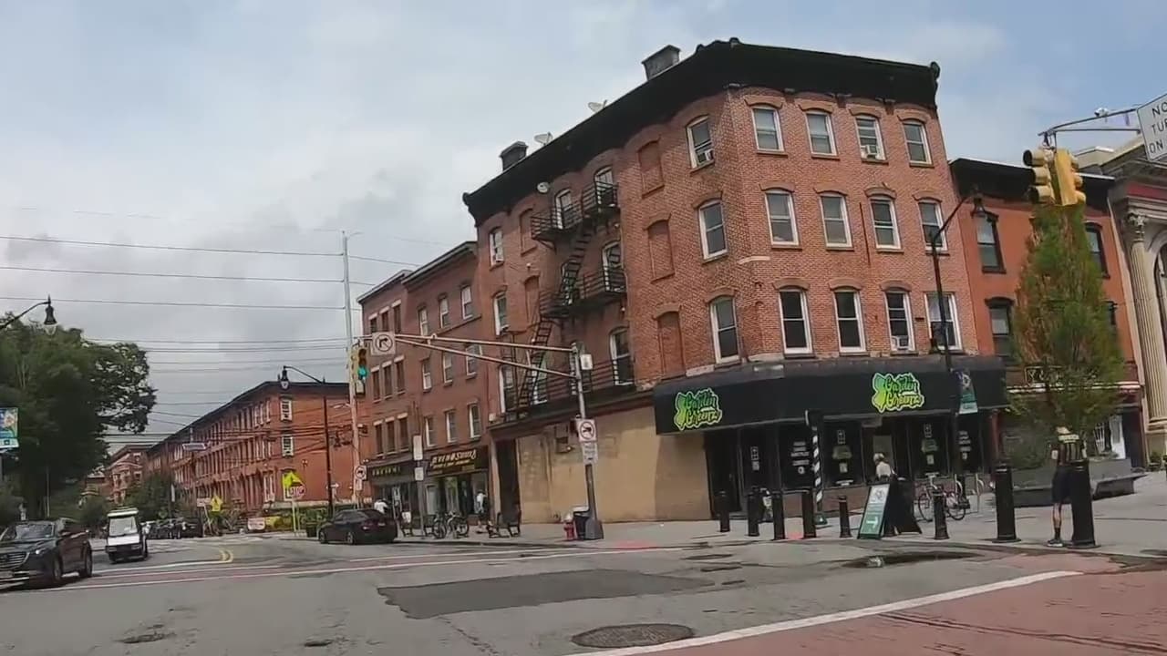 A través del portal de vivienda, la ciudad de Jersey City ofrece la oportunidad de obtener vivienda a precio bajo. Además, cuentan con un taller donde explican como navegar el nuevo portal de vivienda.
<br>
<b><a href="https://www.univision.com/local/nueva-york-wxtv/newark-jersey-city-vivienda-asequible-oportunidades-nj" target="_blank">Conoce más información en este enlace</a></b>.