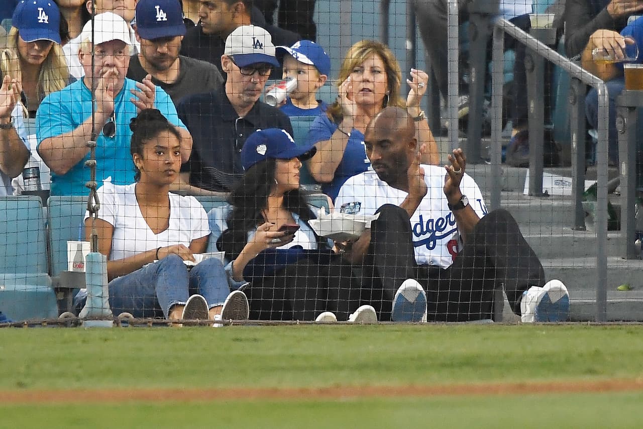 <b>Vanessa Laine Bryant perdió a su esposo</b> 
<b><a href="https://www.univision.com/local/los-angeles-kmex/cinco-muertos-tras-colapso-de-helicoptero-en-las-montanas-de-malibu">Kobe Bryant</a> </b>y a su hija de 13 años, 
<a href="https://www.univision.com/local/los-angeles-kmex/una-de-las-hijas-de-kobe-bryant-estaba-en-el-helicoptero">Gianna Bryant</a>, luego de que el 
<a href="https://www.univision.com/local/los-angeles-kmex/una-de-las-hijas-de-kobe-bryant-estaba-en-el-helicoptero">helicóptero en el que viajaban se estrellara en las montañas de Malibú</a>, California.