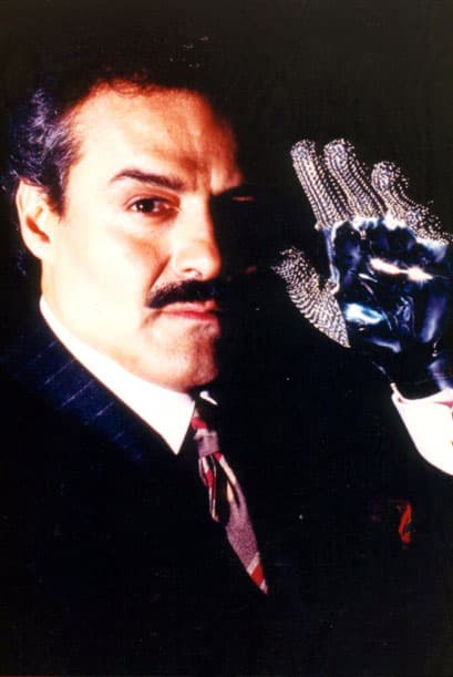 Desde que lo recordamos, este galanazo ha lucido un bigotazo.