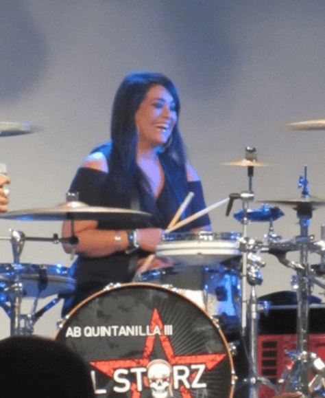 "Creo que la primera cosa que viene a mi mente cuando pienso en ella hoy es que, si estuviera viva, sería una excelente madre. Ella quería cinco hijos, sería una mujer con una carrera hermosa, más popular y exitosa de lo que hoy es y tan feliz como siempre fue", declaró Suzette.