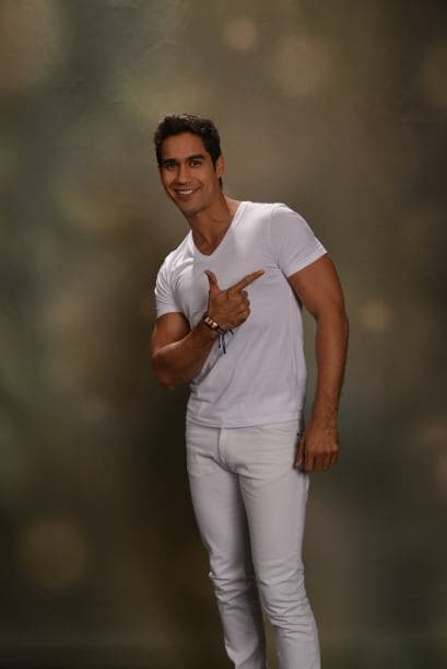 El cantante está nominado como Artista Pop del Año y Álbum Pop de Año por su disco 'Entre Venas'.