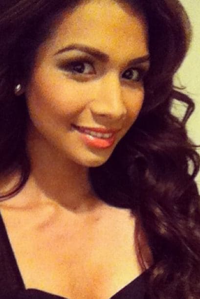 A través de las famosas fotos 'selfies' es como nuestra reina mantiene una estrecha relación con sus seguidores. Este tipo de fotos se han convertido en un fenómeno y no hay quién no se haya tomado una. Ahora puedes subir la tuya con el hashtag #NBLselfie para ganar un kit de belleza, los detalles aquí