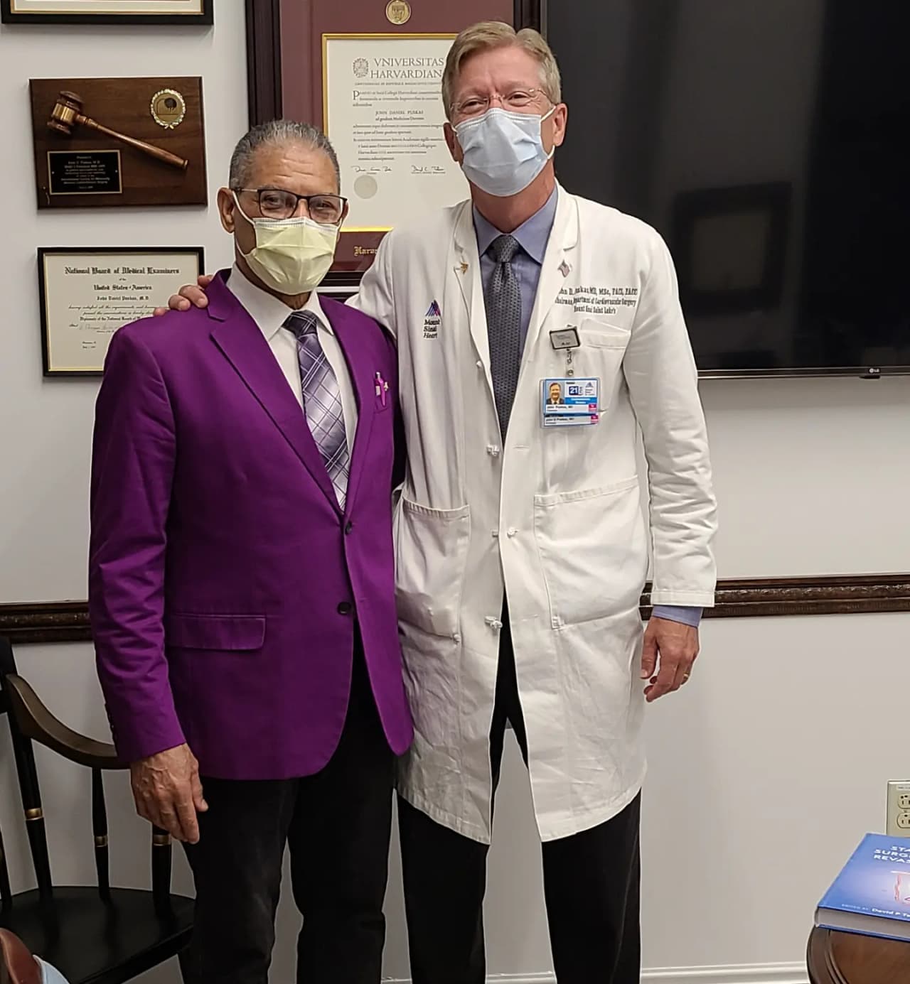 Una sofisticada cirugía del corazón sin transfusiones de sangre salvó la vida de este testigo de Jehová 