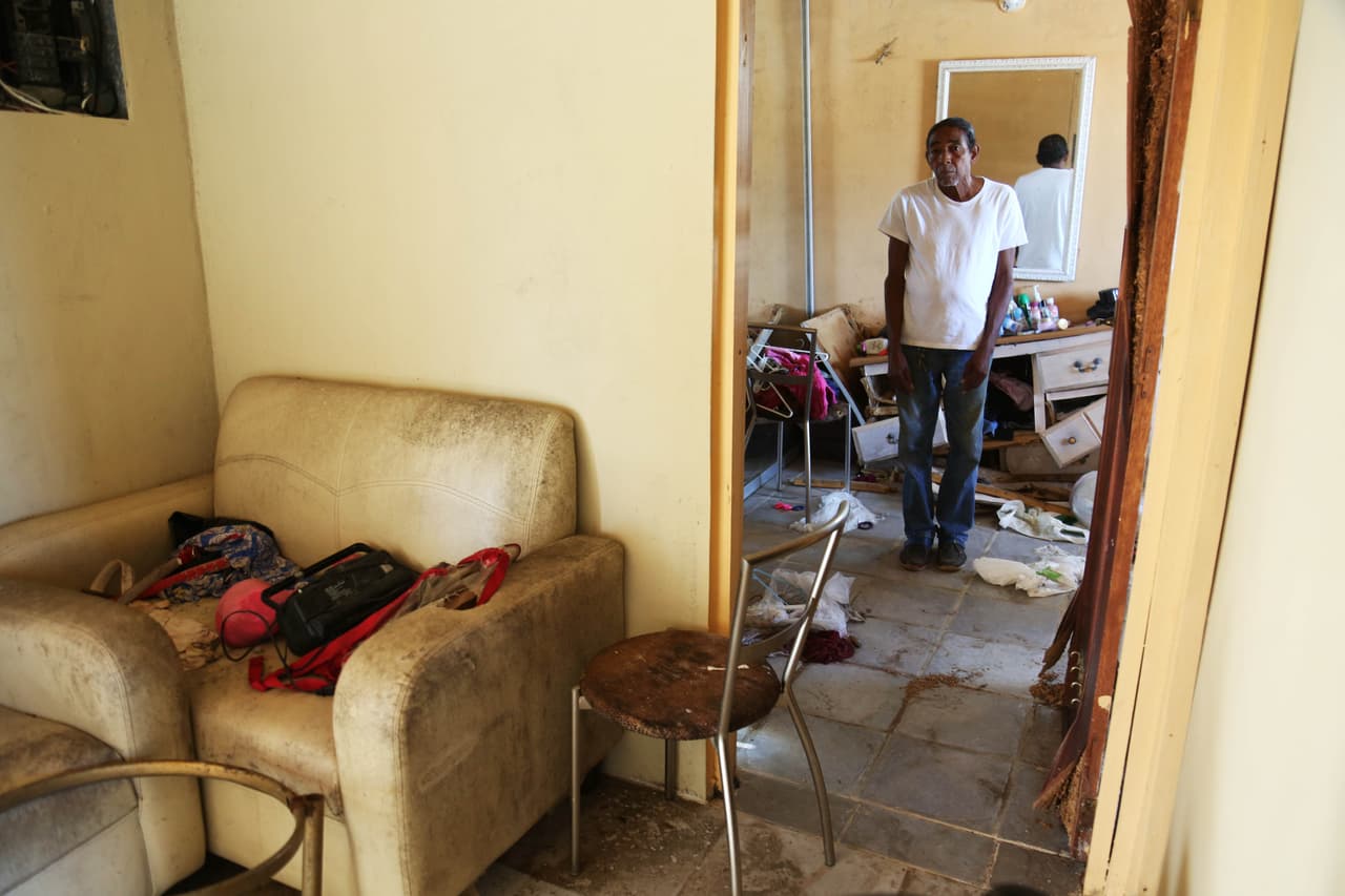 30 DE NOVIEMBRE DEL 2017, LOIZA, VILLA HUGO 1 HISTORIA SOBRE LOS TOLDO DEL CUERPO DE INGENIERO Y FEMA QUE SIGEN LENTOS EN LA INSTALACIO DE LOS MISMOS EN LA FOTO GABRIEL ORTIZ