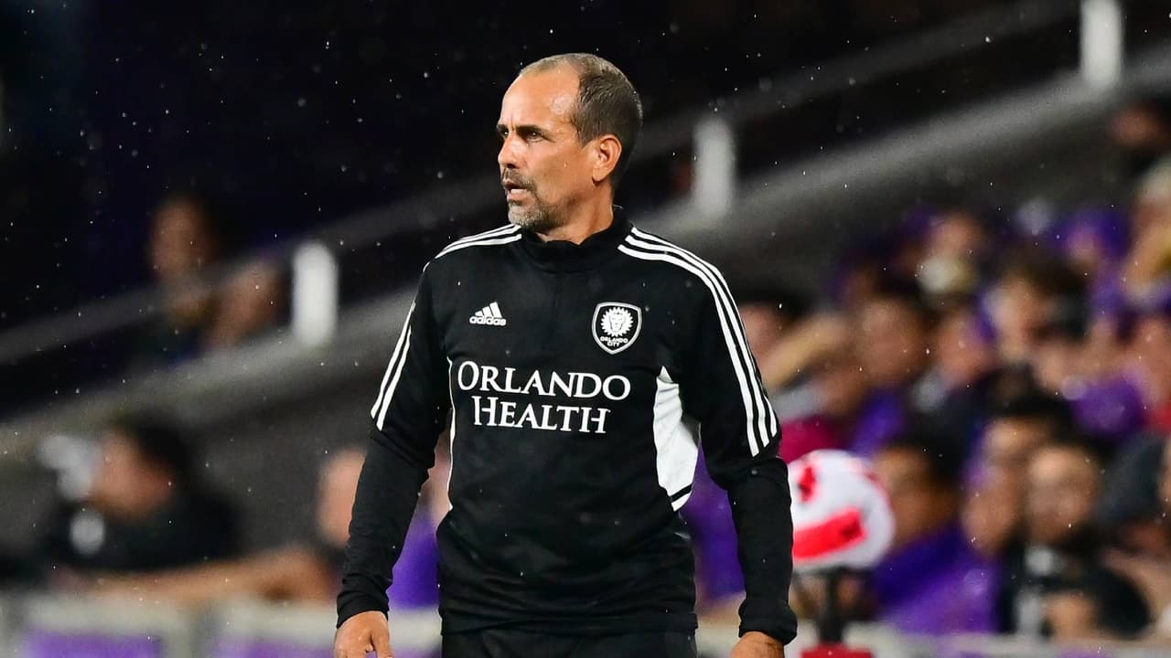 Oscar Pareja asegura que Lionel Messi debió ser expulsado