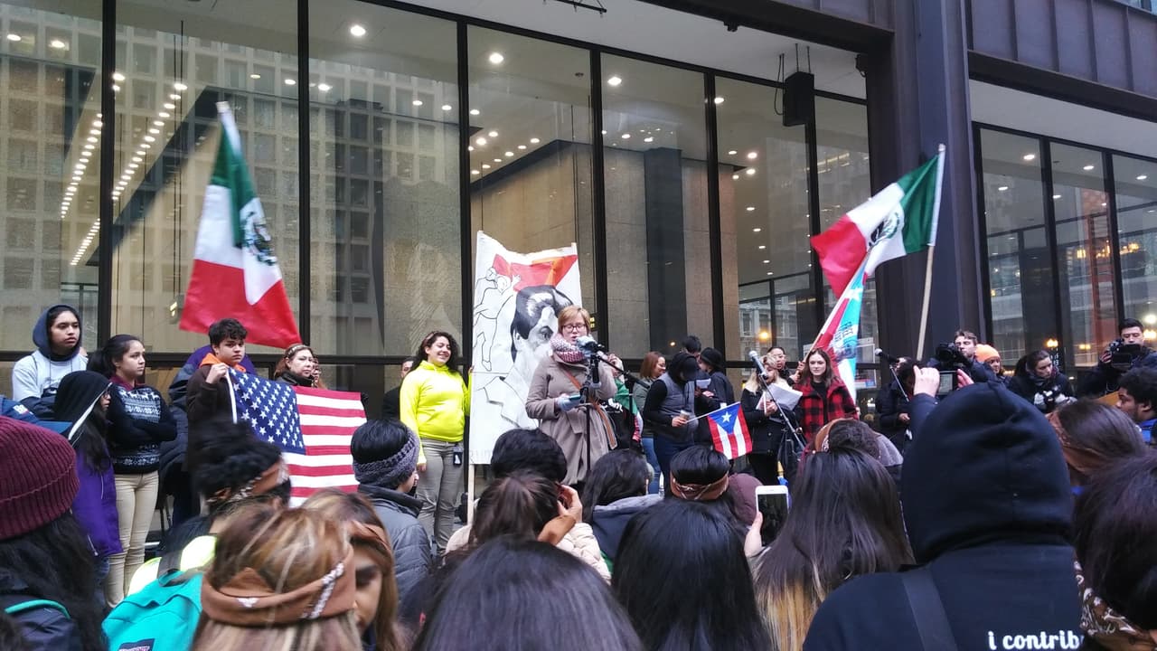 Durante la protesta se compartieron varios discursos sobre los derechos de las minorías, las mujeres, el medio ambiente y los inmigrantes, entre otros temas.