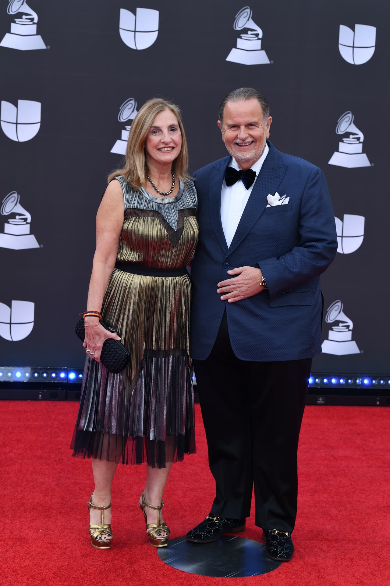 Raúl y Millie de Molina en la alfombra roja.