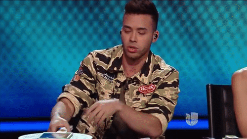 Sharon se quebró después de que los jueces le dieron una baja puntuación y no podía contener las lágrimas. 
<a href="http://www.univision.com/shows/pequenos-gigantes/bianca-marroquin-queremos-ser-honestos-si-hubo-muchos-problemas-de-afinacion-video">Revive el conmovedor momento.</a>