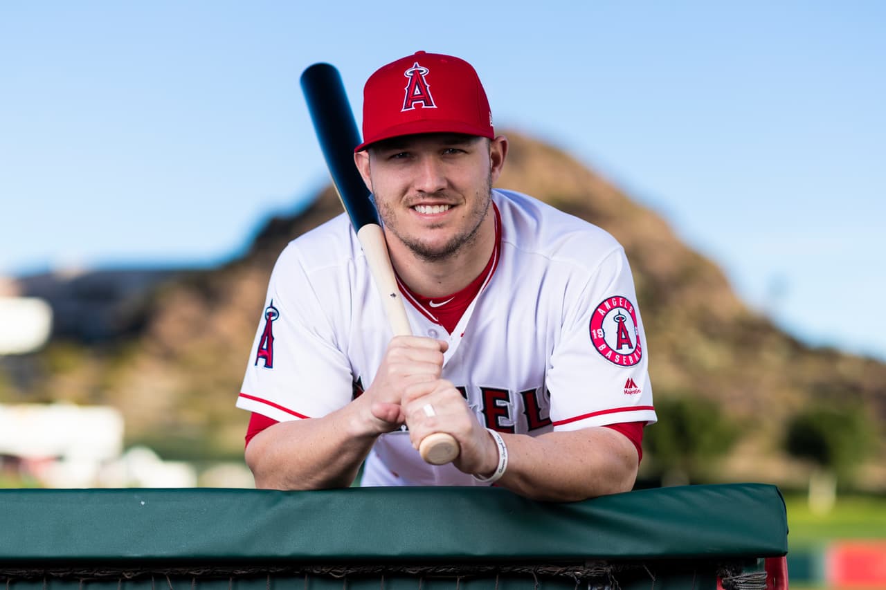 Mike Trout tendrá el contrato más alto en la historia del deporte, con 430 millones por 12 años con Los Angeles Angels en la MLB por razones muy claras que lo destacan en su carrera.