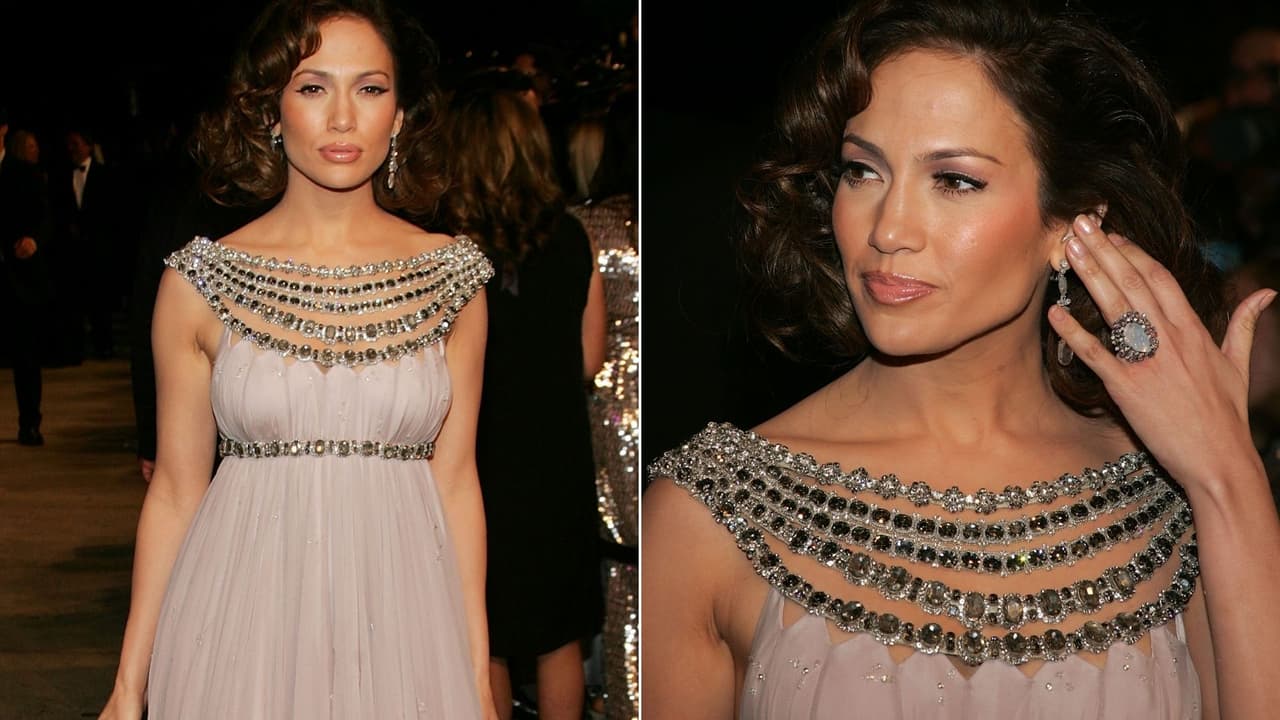 JLo lució su tierna 'baby bump' en la noche de premio