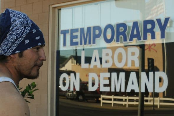 Arizona, otro de los estados sacudidos por el sector inmobiliario, tiene 5% menos.