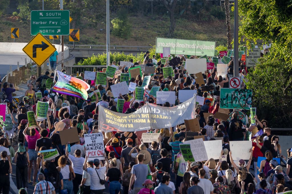 “Por más que estemos en California que va a ser un estado santuario donde el aborto va a ser protegido, sigo estando preocupada por las mujeres de otros estados, que tengan que recurrir a un aborto clandestino que es un gran riesgo”, agregó Romero.